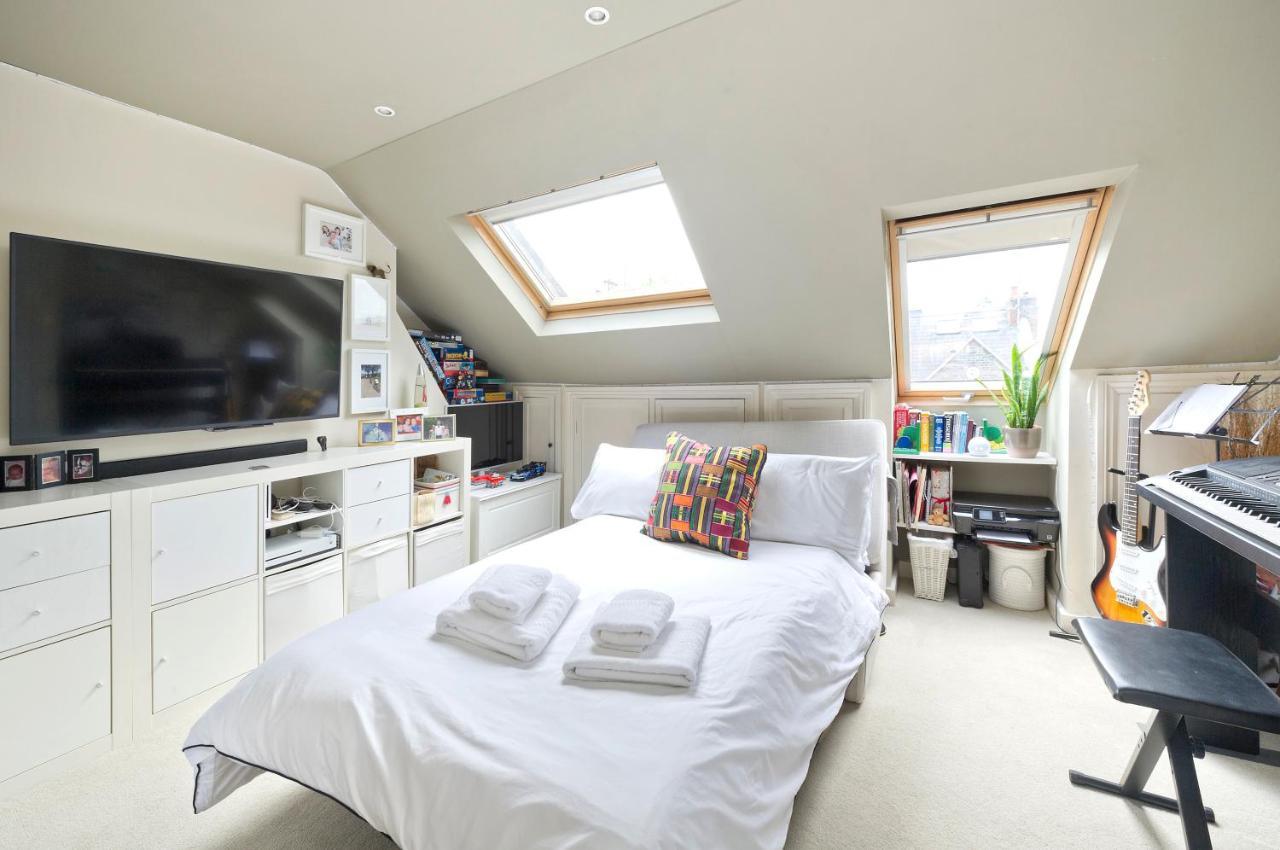 Family In Battersea By Underthedoormat London