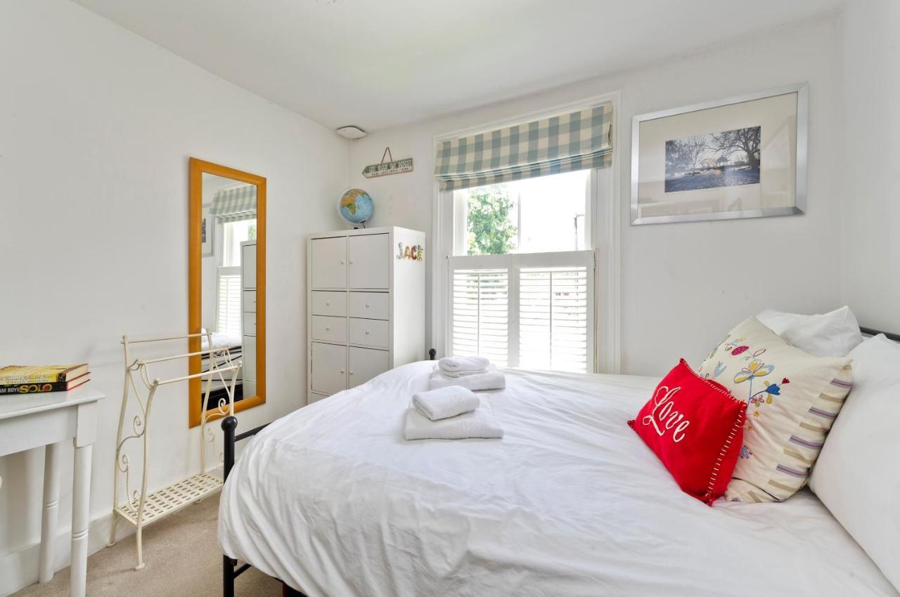 Family In Battersea By Underthedoormat London