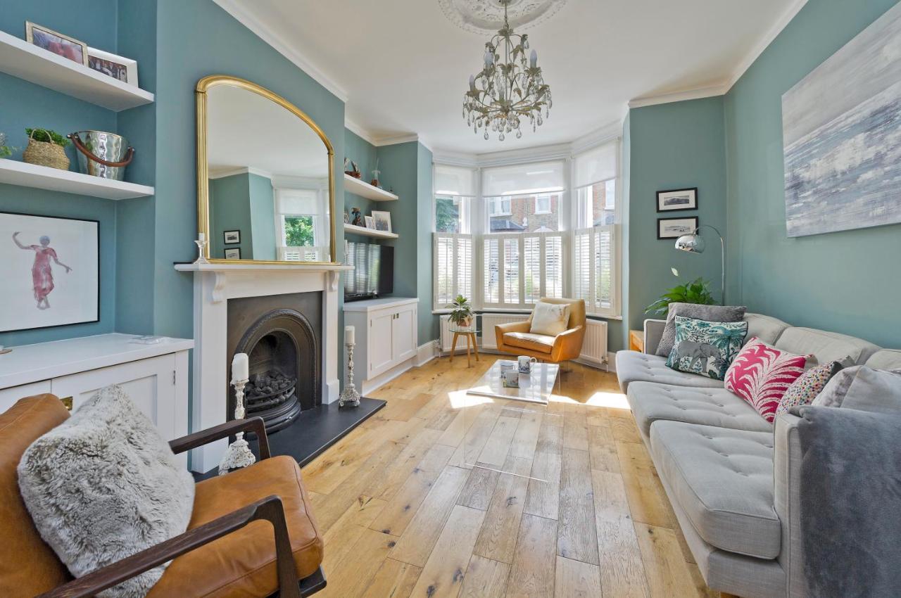 Family In Battersea By Underthedoormat *